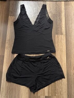 BOSS Hugo Boss Black Lace Camisole & Shorts Pajama Sleepwear Set, Small